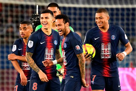 Special PSG Kit Raising Funds for Notre Dame 